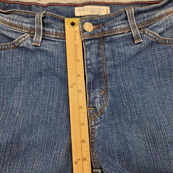 Levis Jeans Womens 10 Blue Denim 548 Perfectly Slimming Cropped Stretch Casual - Picture 13 of 16